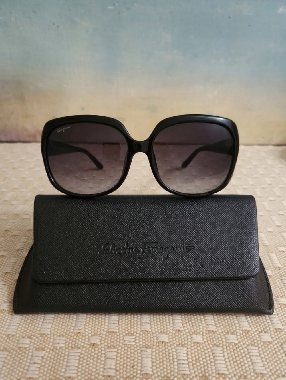 Salvatore Ferragamo SF739SA 001 Sunglasses Black Frame Grey Gradient Lens w Case